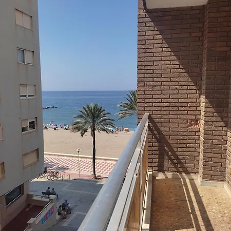 Apartamento En Primera Linea De Playa. Almeria